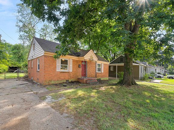2nd image of 3839 S Goodman Cir