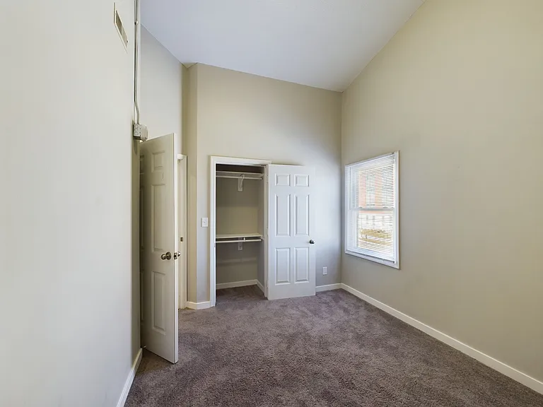 Kensington Apartments — Photo 14