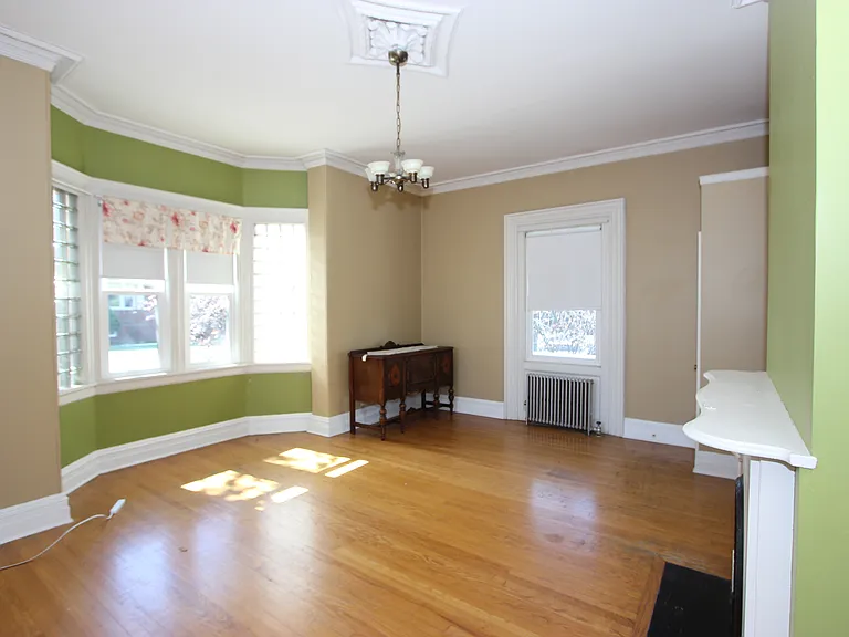 28 Greenwood Ave — Photo 4