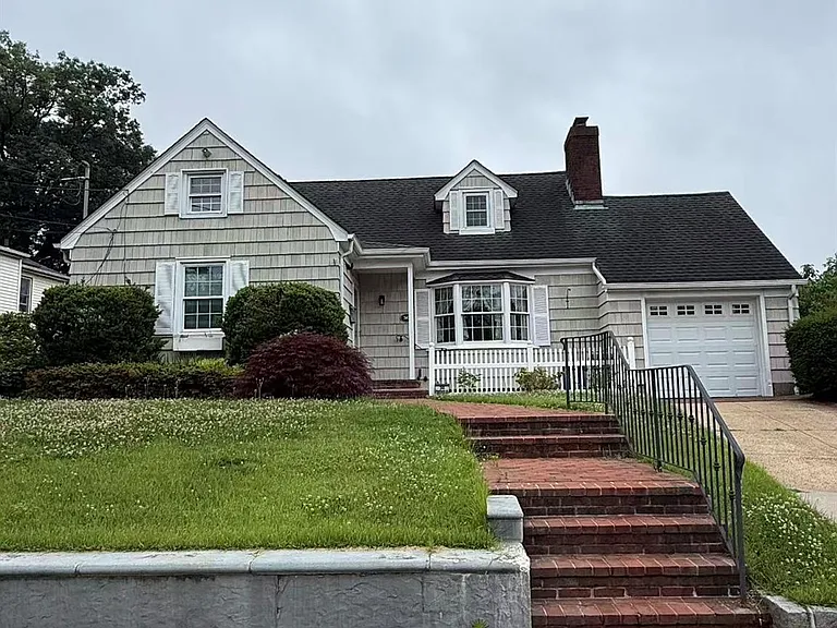 60 Highland Ave — Photo 2