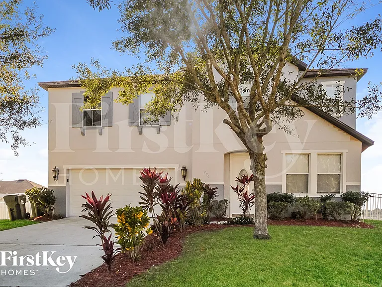 796 Lakeview Pointe Dr — Photo 1