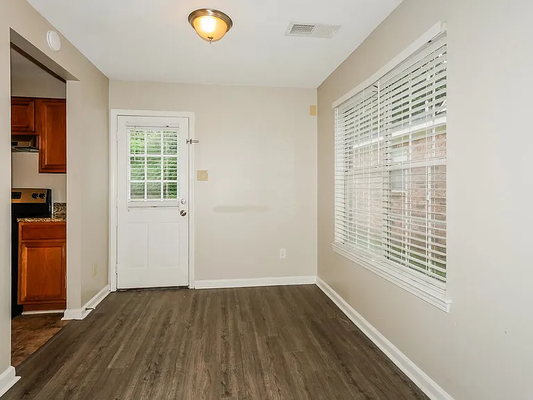 1209 Calebs Ridge Dr — Photo 7