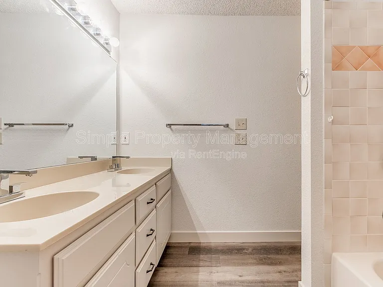 7712 NW 101st St — Photo 26