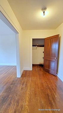 4th image of 18 W Wyoming Ave APT 12