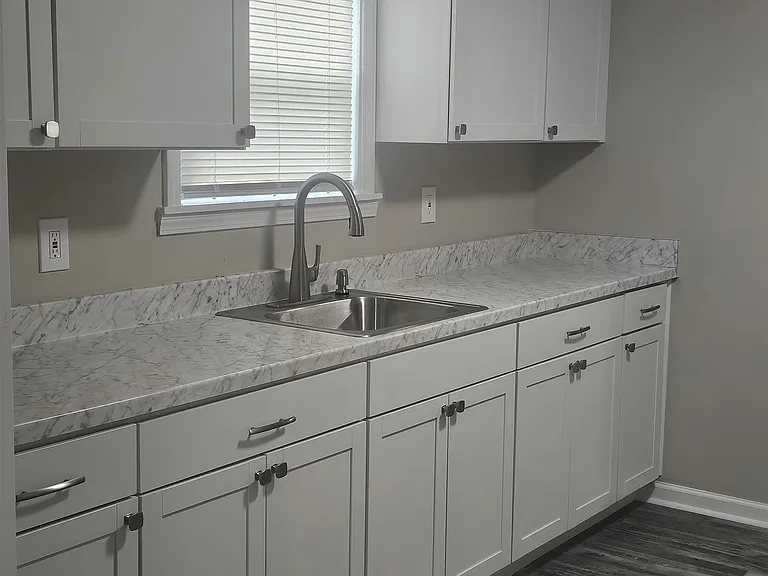 667 Marsh Ave — Photo 7