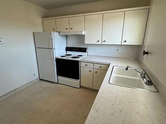 5th image of 601 Shoshoni St APT 9