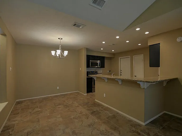 5831 Culross Close — Photo 4