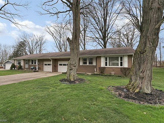 3rd image of 56 Stacy Dr