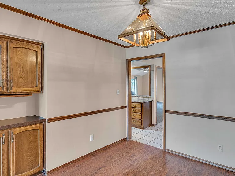 2321 W Louisville St — Photo 5