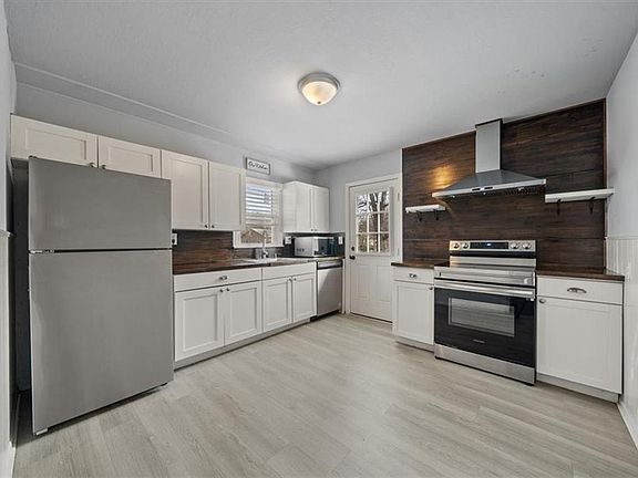 2nd image of 2914 S 9th Ter