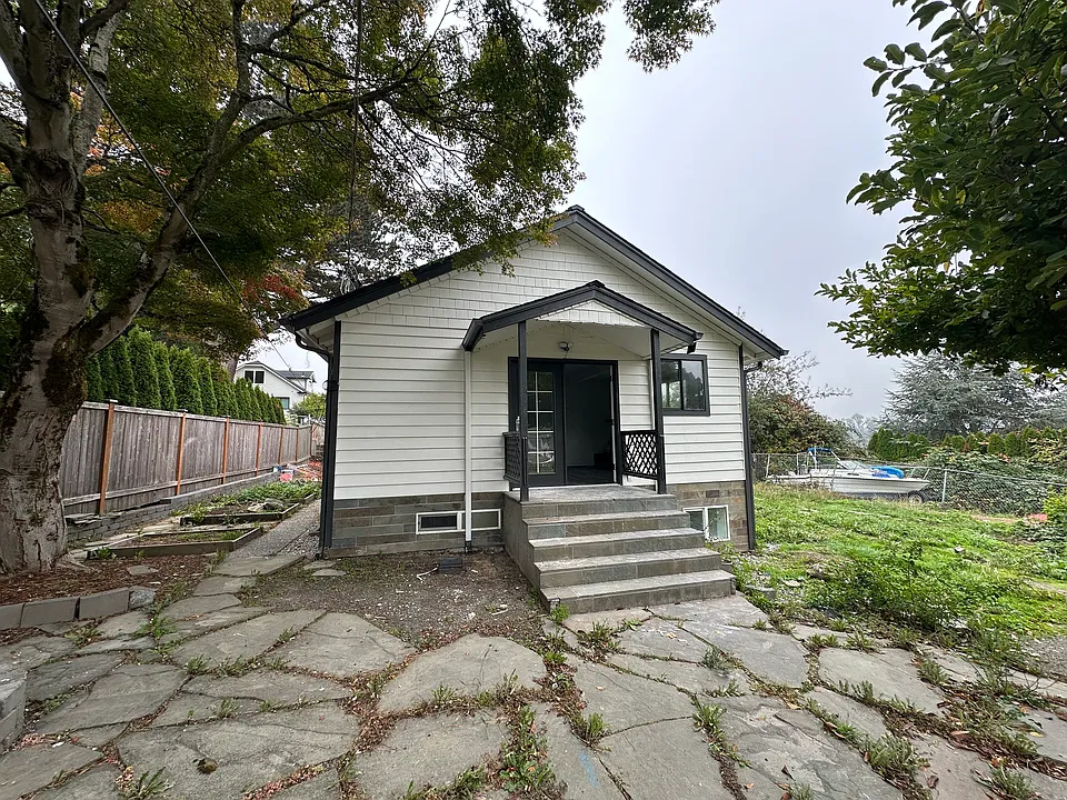 1241 SW Myrtle St