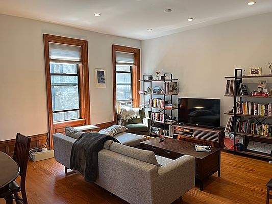 3rd image of 205 W 103rd St APT 5D