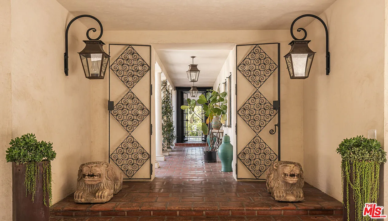 4 bed, 7.0 bath, 8367 sqft, $85,000 — Photo 4