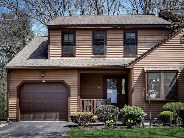17 Hawthorne Vlg APT A, Franklin, MA 02038