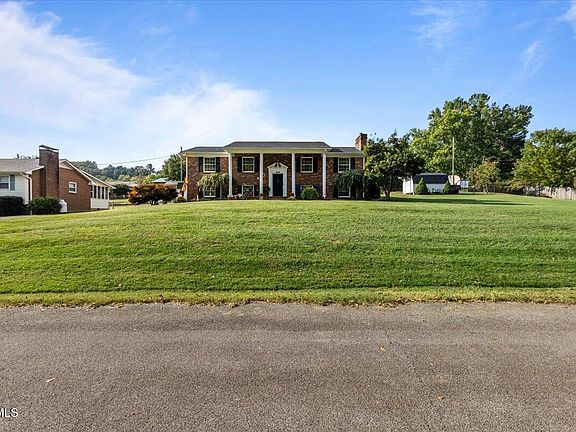 4th image of 4824 Curtis Ct