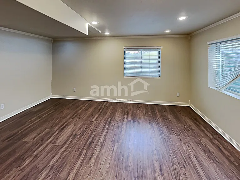 2792 Brady Way — Photo 8