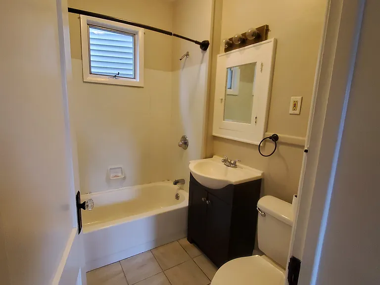 1020 Albany St #1 — Photo 18