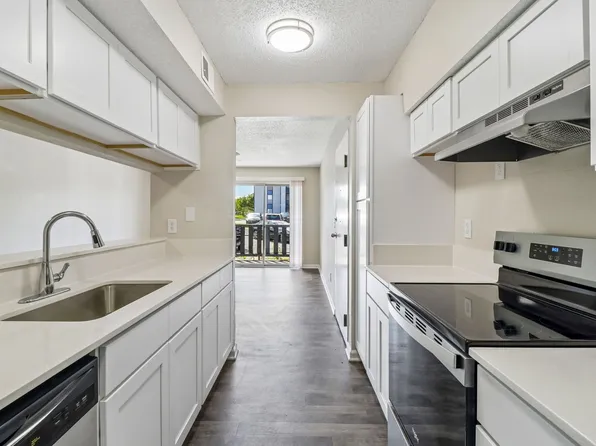 Falcon Point Apartments