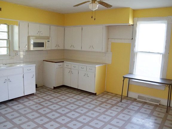 3rd image of 315 N Sumner Ave