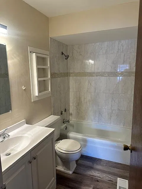 2 bed, 1000 sqft, $1,750 — Photo 4