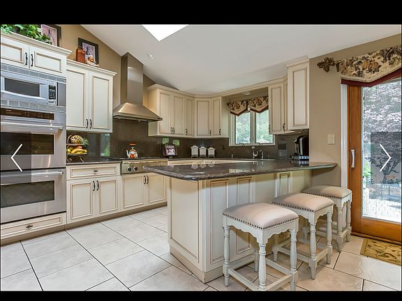 5th image of 21 Larch Ln