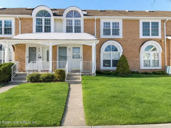 44 Debbie St #B, Staten Island, NY 10314