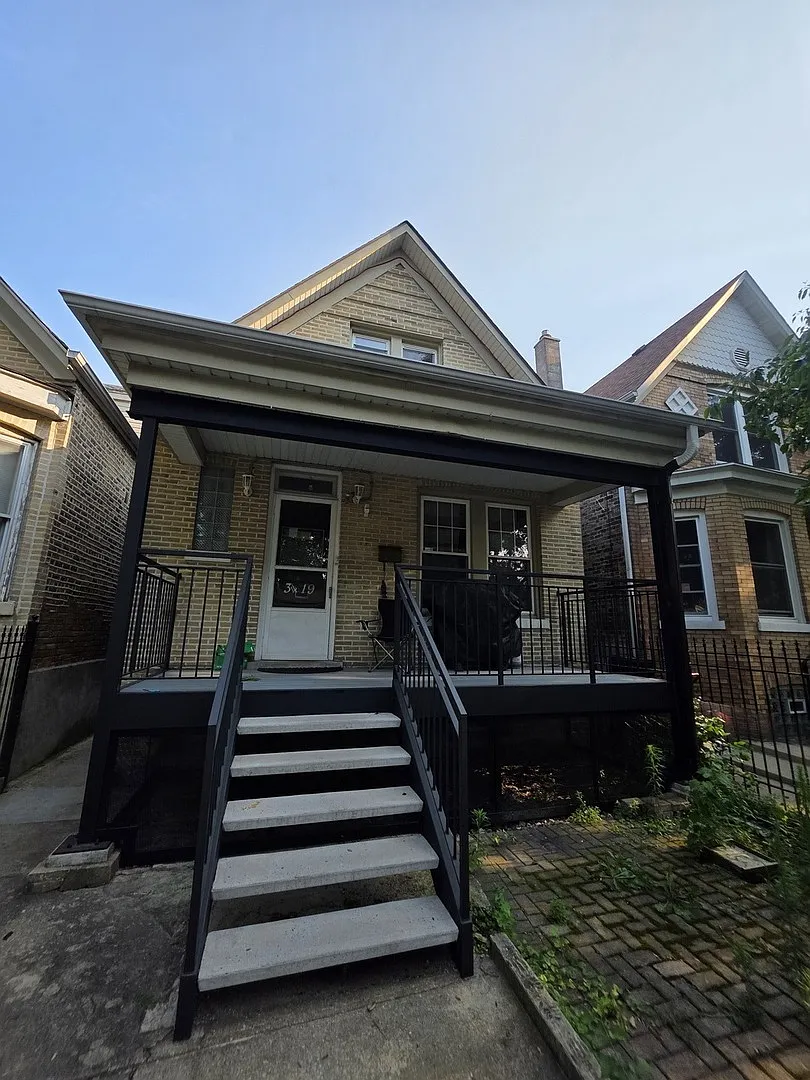 2 bed, $1,700 — Photo 1