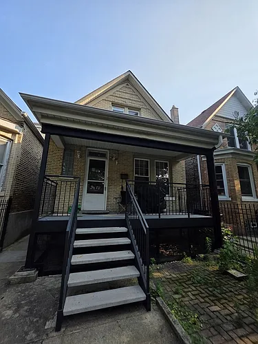 3419 W Beach Ave #2 Photo 1