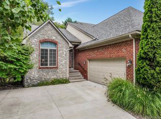 4703 Oakhurst Ridge Rd, Clarkston, MI 48348