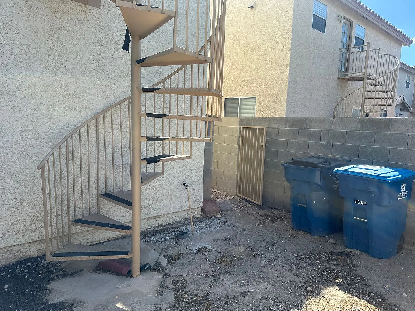 NW!! Community Pool!! Spa!! RV Parking!! 1 Car Garage!! Back yard!! — Photo 4