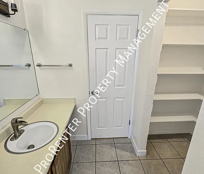 975 E Essex Court Way #3 — Photo 19