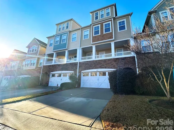 627 Sunfish Ln, Tega Cay, SC 29708