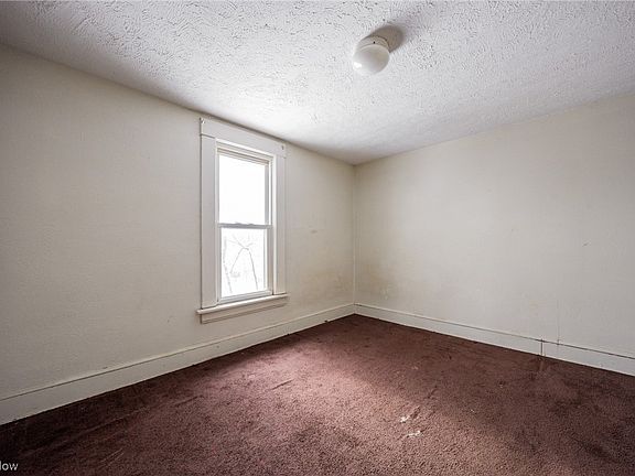 4th image of 94 Bachtel Ave