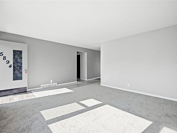 4th image of 5894 Scarlet Oak Dr