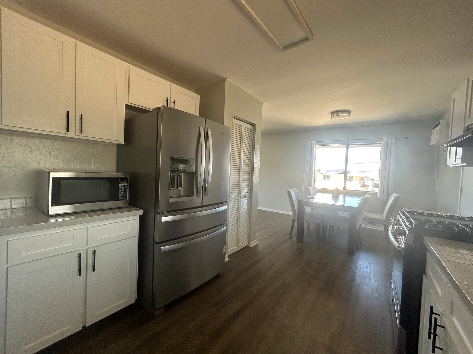 625 12th Ave — Photo 1