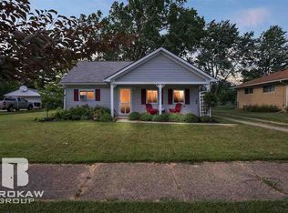 2471 Lindell Rd, Sterling Heights, MI 48310