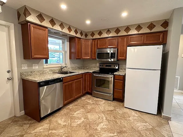 8502 Sunset Dr — Photo 2