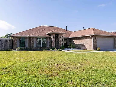 4 bed, 2532 sqft, $3,100 — Photo 2