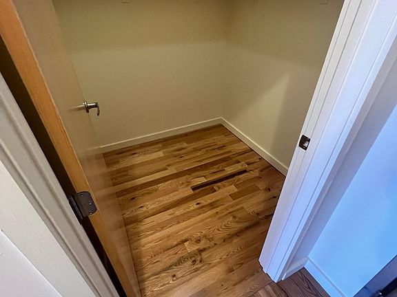 4th image of 304 Pearl St Unit 206