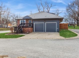 8701 W 61st Ter, Merriam, KS 66202