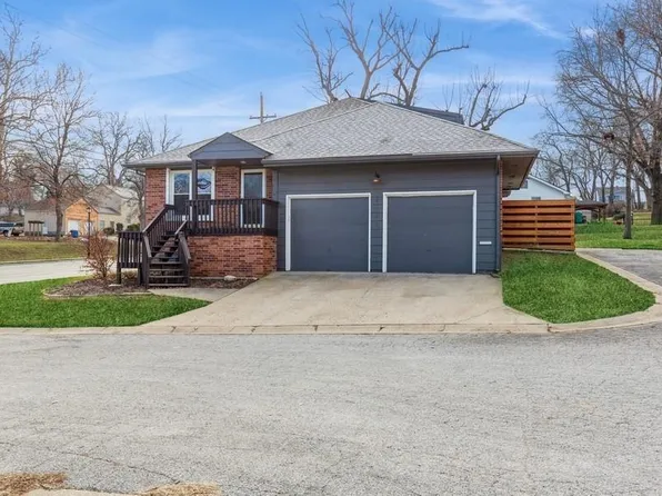 8701 W 61st Ter, Merriam, KS 66202