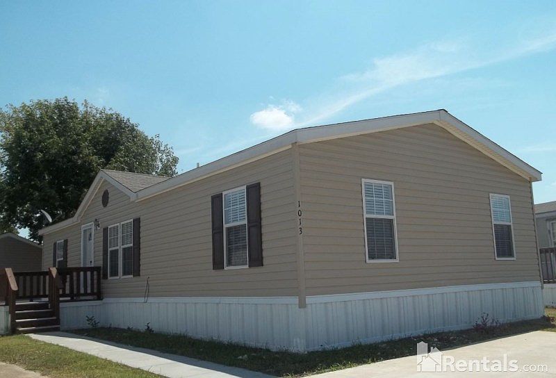 1st image of 1013 Gold Finch Dr