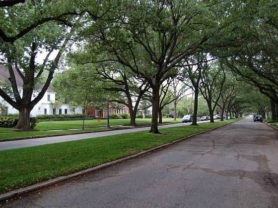 1st image of 1706 North Blvd