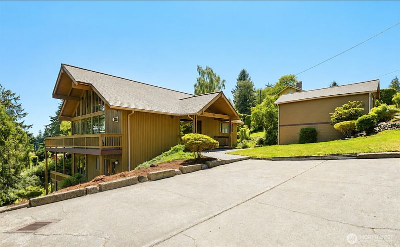 3rd image of 737 8th Avenue