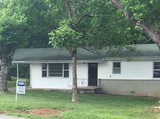 2383 Worth Ln NW, Charleston, TN 37310