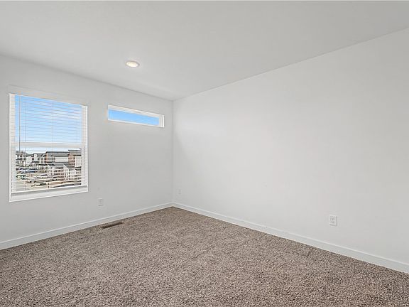 5th image of 651 Saint Charles Pl