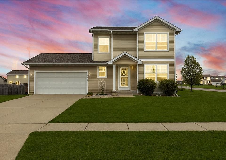1st image of 300 Mulberry Dr NW