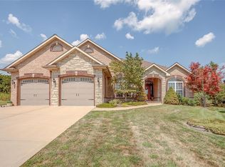 1237 Pebble Beach Dr, Caseyville, IL 62232