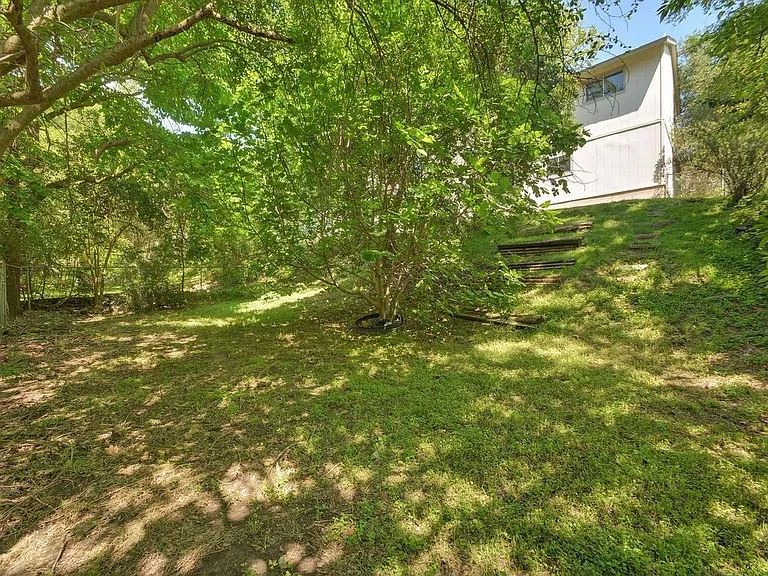 8421 Spring Valley Dr — Photo 11