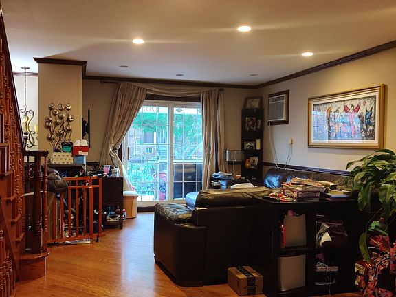 3rd image of 2157 E 70th St #1